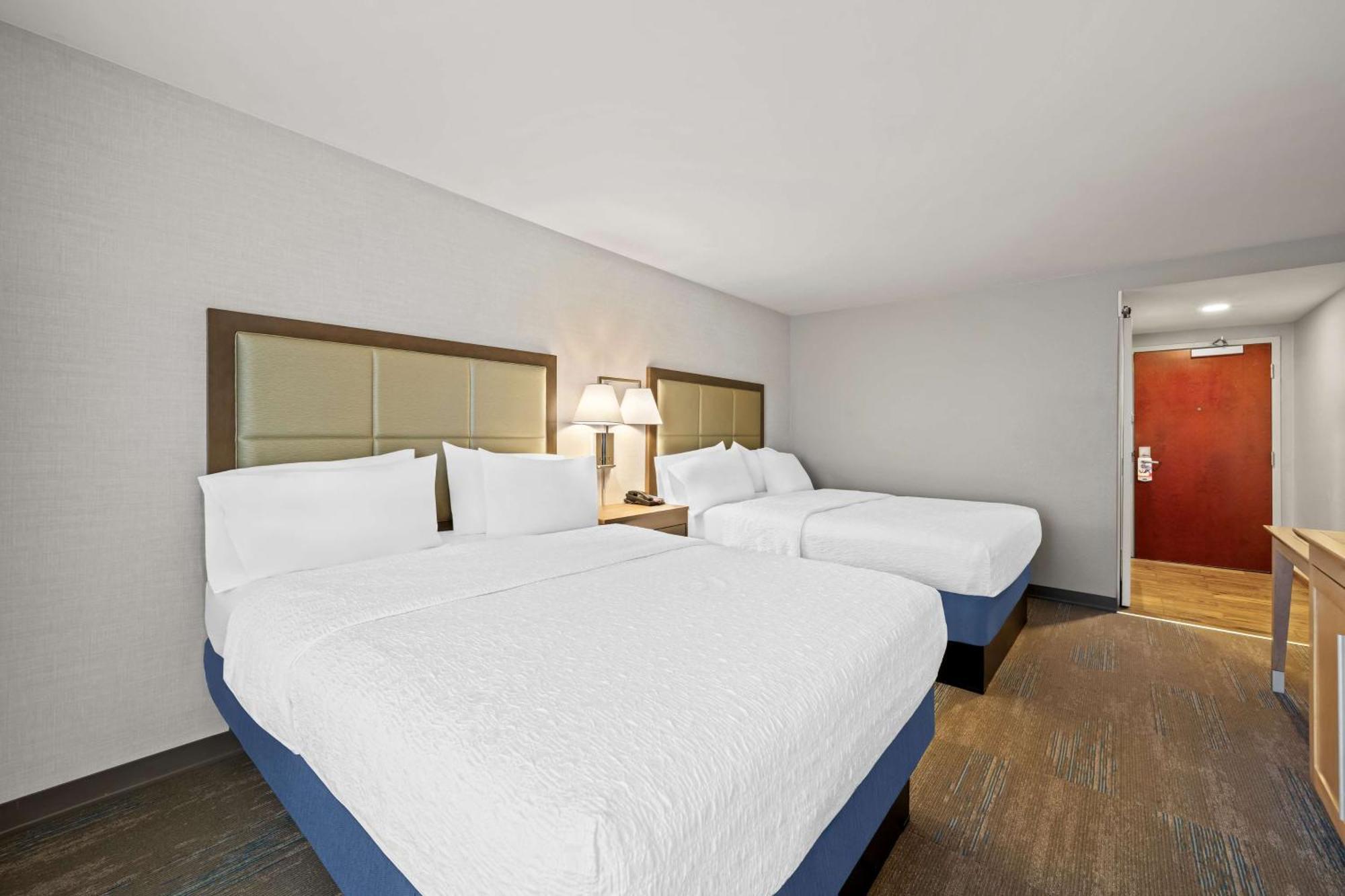 Hampton Inn & Suites Wilson I-95 Экстерьер фото
